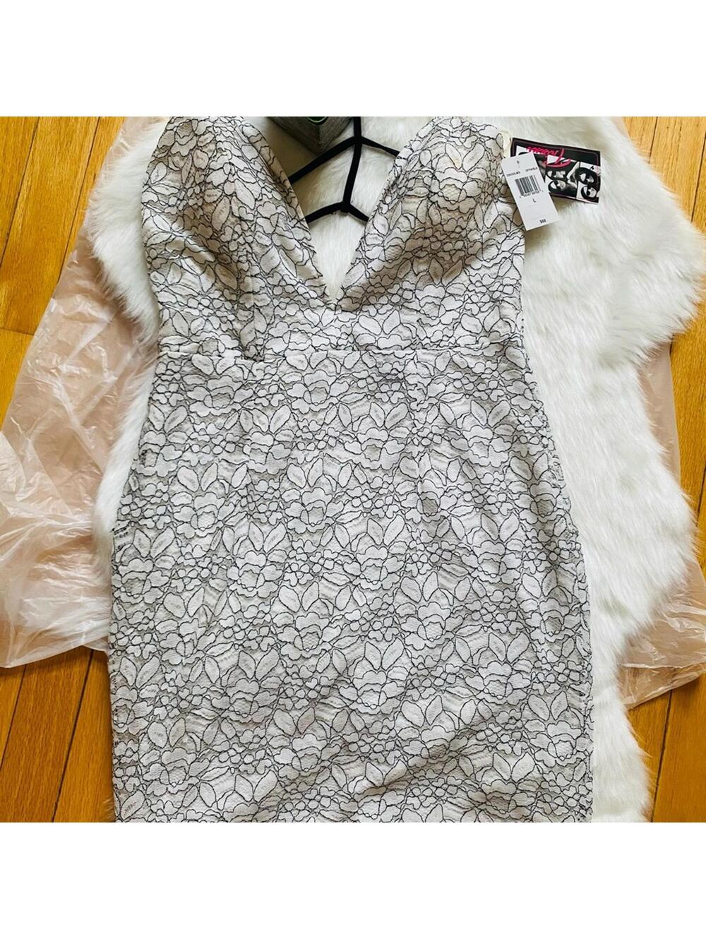 Trixxi Women's Mini Dress with Floral Lace Pattern Large